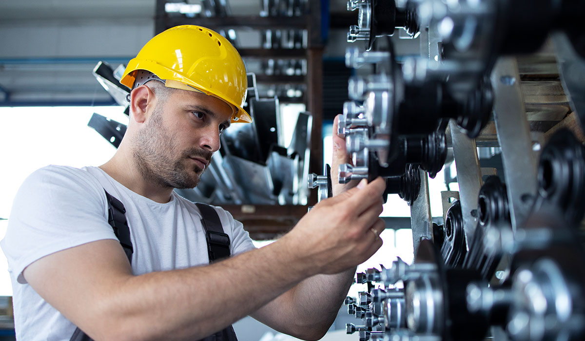 Makine Operatörü Yardımısı (Yetiştirilmek Üzere)